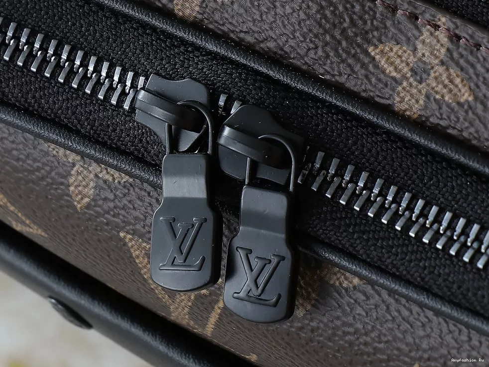 Durable Bags Messenger 313 Louis Vuitton Unisex For 0426